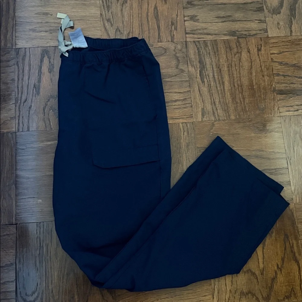 Figs navy scrub Pants size: XL